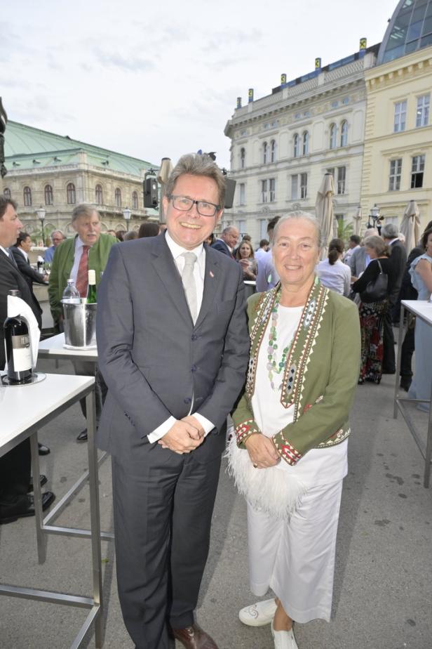 Politik und Wirtschaft feierten beim Sommerfest der Raiffeisenlandesbank OÖ