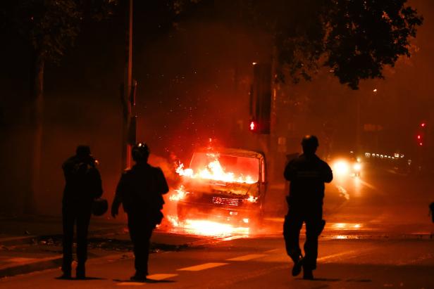 Brennende Autos in Nanterre