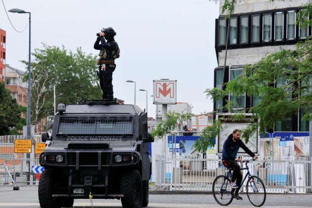 Vierte Nacht: Unruhen weiten sich aus, 1.300 Festnahmen in Frankreich