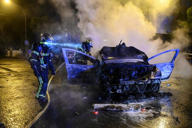 Vierte Nacht: Unruhen weiten sich aus, 1.300 Festnahmen in Frankreich