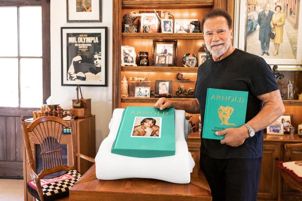 "Arnold" zum Angreifen: Ein opulenter Bildband über Schwarzeneggers Karriere