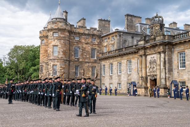 Die besten Fotos von König Charles' 2. Krönung in Schottland