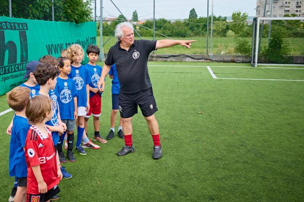 Brasilianische Fußballschule in Wien: „Jogar bonito, Ihr sollt hier viel Spaß haben“