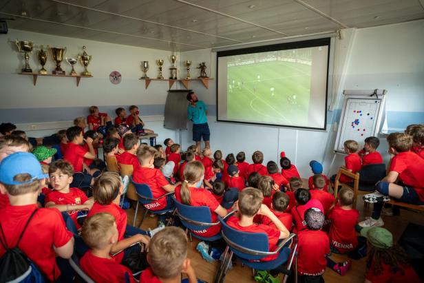 Tiki-Taka in Stadlau: Kick it like Messi