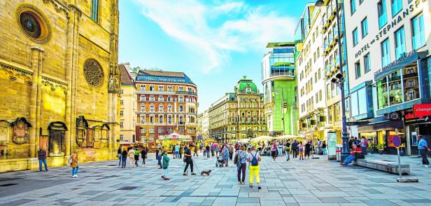 Panorama of Stephansplatz Square in Vienna, Austria