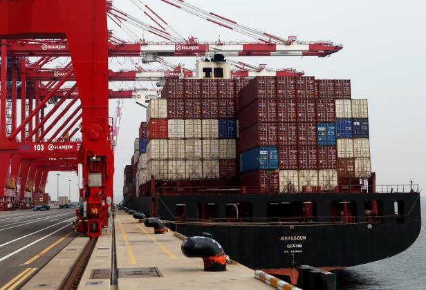 Containerschiffe der Reederei Hanjin sitzen fest