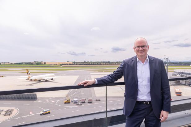 Flughafen-Chef Jäger: "Flugzeuge sind besser ausgelastet denn je“