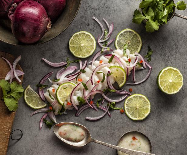 Geniale Rezepte für heiße Tage: So gelingen Brotsalat & Gazpacho