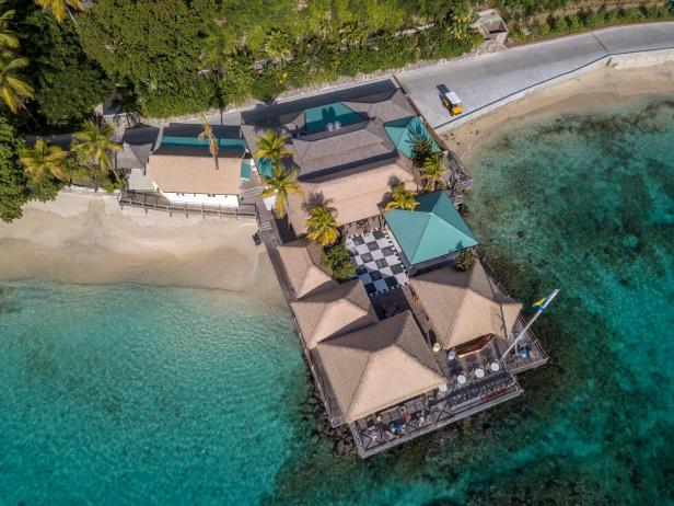 Luftaufnahme von Basil’s Bar auf Mustique.