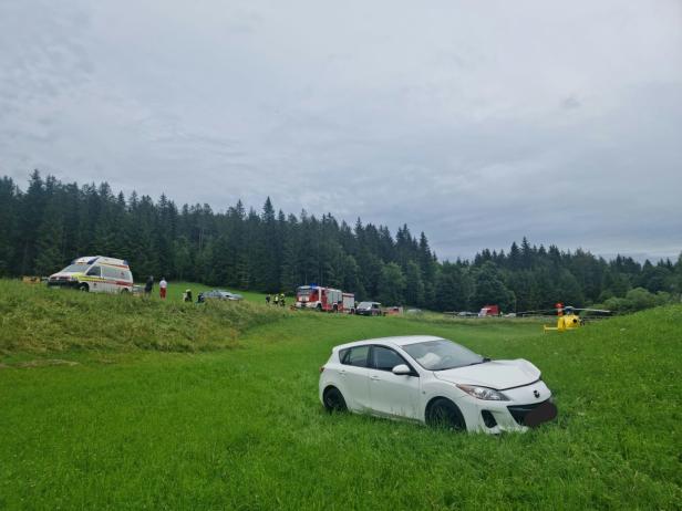 Kollision zweier Pkw in Mariazell: Fünf Verletzte