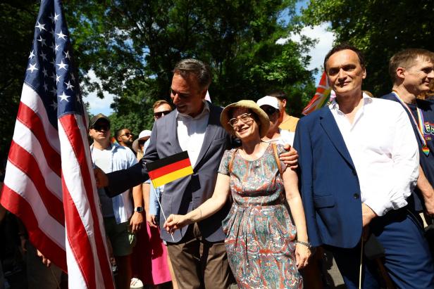 Annual Budapest Pride march