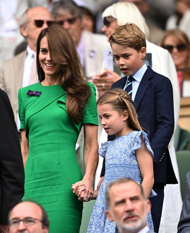 Mit Mama Kate und George: Charlotte gibt ihr Wimbledon-Debüt