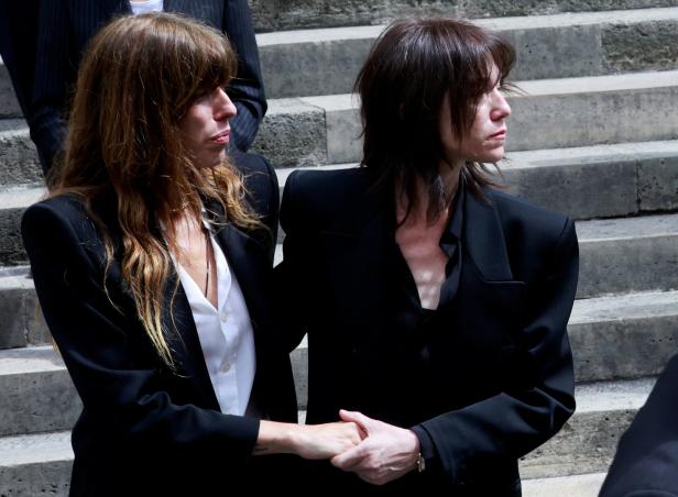 Emotionale Szenen: Stars und Brigitte Macron nahmen Abschied von Jane Birkin