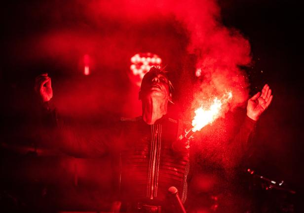 Rammstein in Wien: Feuerwerk und Schlauchboot