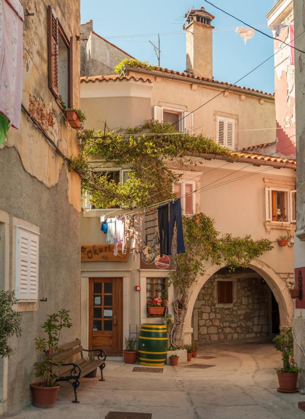 Die Altstadt von Cres in Kroatien.