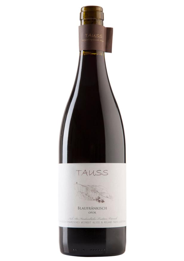 Eine Flasche „Tauss Blaufränkisch Opok“ Rotwein aus Österreich.