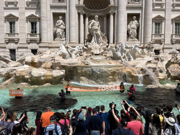 "Zugang zum Trevi-Brunnen beschränken": Rom will Massenandrang beenden