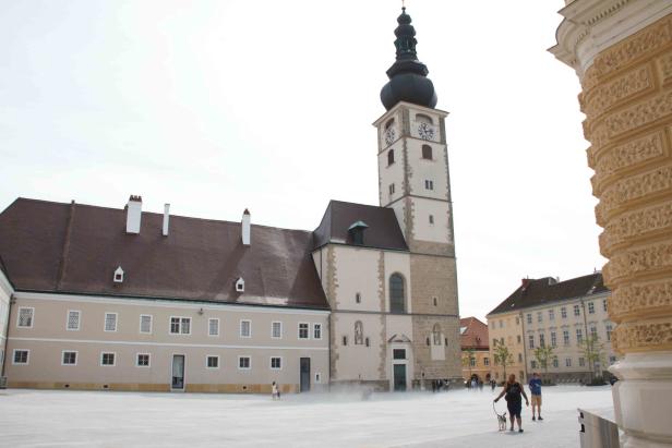 Neu gestalteter Domplatz in St. Pölten wird mit Fest eröffnet