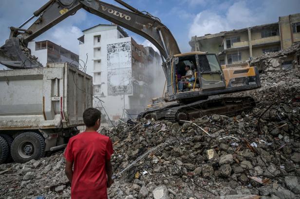 Sechs Monate nach Beben: "Wer jetzt da ist, konnte nirgendwo anders hin"