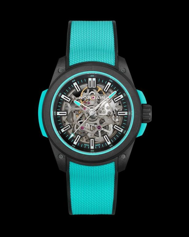 Die „Wild ONE Skeleton Turquoise“ in 42-mm von Norqain.