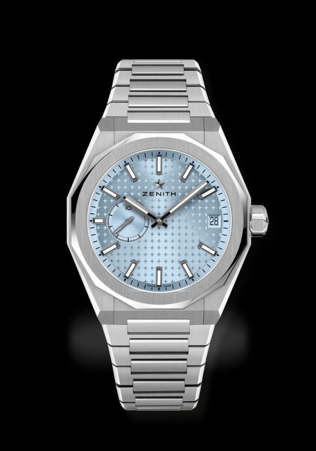 Die Zenith „Defy Skyline Ice Blue Boutique“ Uhr mit hellblauem Zifferblatt.