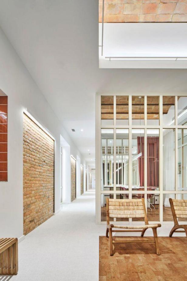 19-Loom-Plaza-Catalunya-683x1024