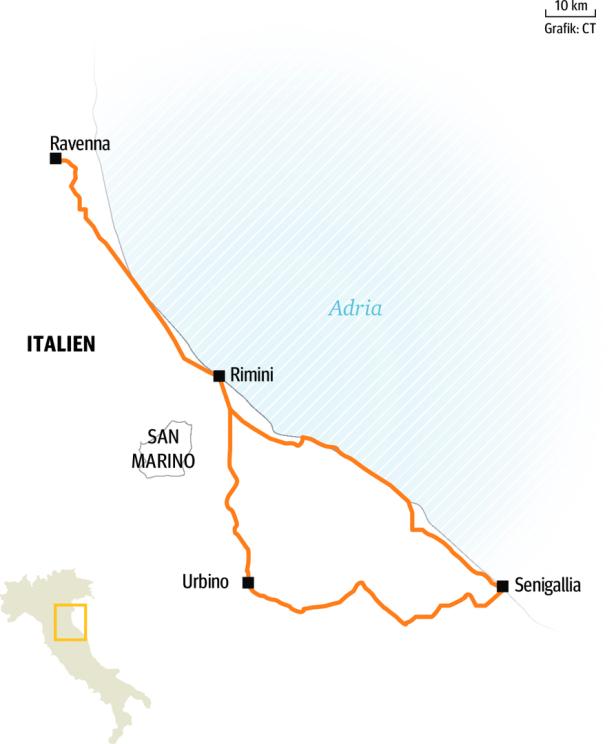 Eine Karte von Italien mit einer Route, die Ravenna, Rimini, Urbino und Senigallia verbindet.