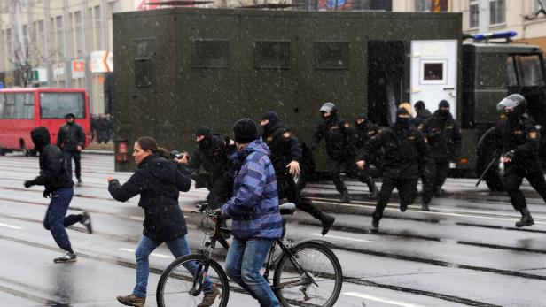 Weißrusslands Diktator droht Demonstranten mit "blutigen Unruhen"