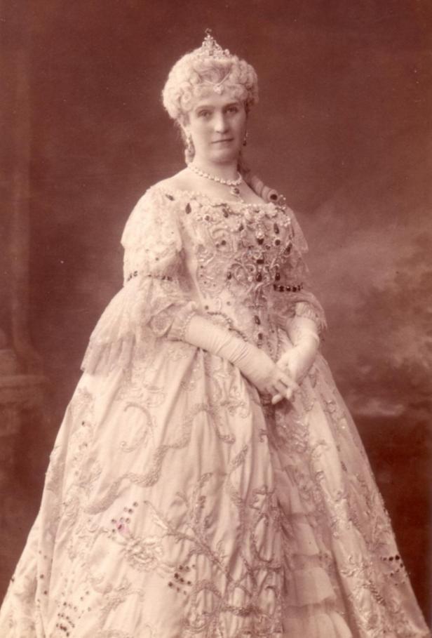 Katharina Schratt als Kaiserin Maria Theresia: Skandal, 1903