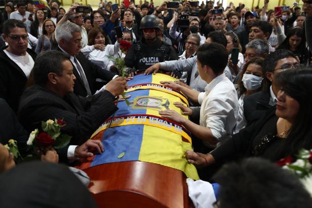 Assassinated Ecuadorian candidate Villavicencio to have public wake before burial