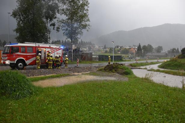 Unwetter ziehen über Österreich, Überflutungen in Salzburg