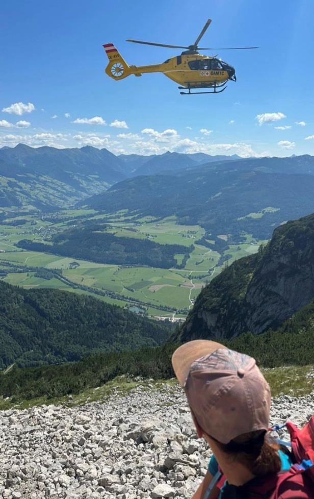 Bekannte Jägerin aus NÖ mit Rettungshubschrauber vom Grimming gerettet