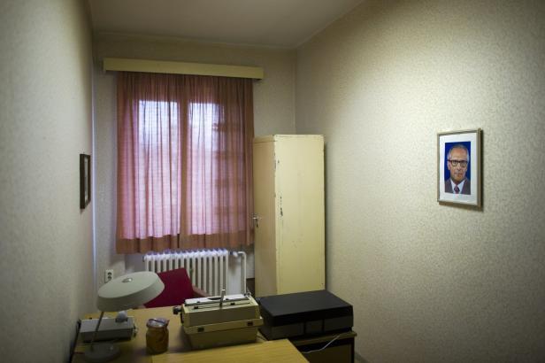 Verhörraum der Stasi im ehemaligen Dresdner Gefängnis