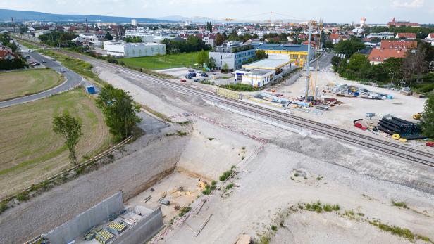 B54-Unterführung: Durchbruch als Meilenstein bei Entschärfung des Nadelöhrs