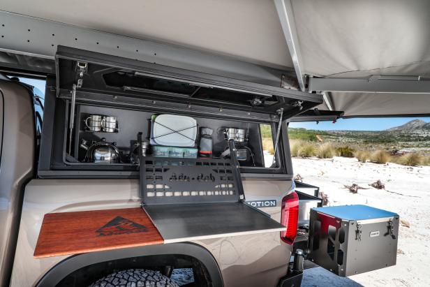 Weltreise oder Offroad Wochenend-Trip? Neuer Amarok kommt als Camper mit Dach-Zelt und Hardtop