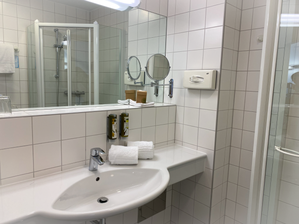 Parkhotel Hirschwang Badezimmer