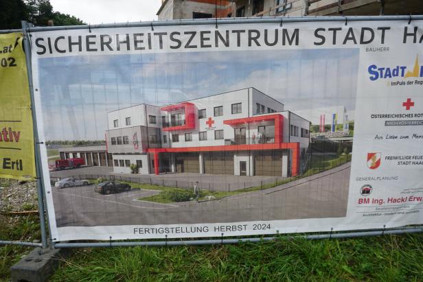 Feuerwehr, Rettung und Pflegeschule in einem Haus