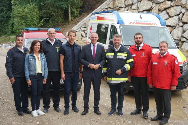 Feuerwehr, Rettung und Pflegeschule in einem Haus