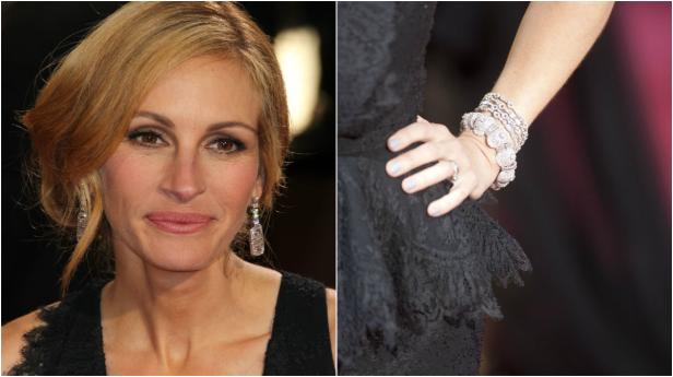 Julia Roberts mit mehreren Diamantarmbändern und Ohrringen.