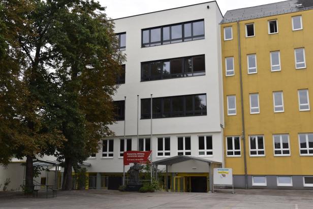 Don Bosco Gymnasium Unterwaltersdorf mit Zubau feierlich eröffnet