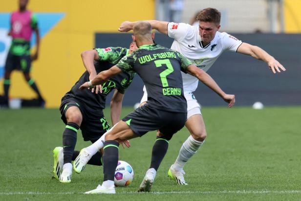 FBL-GER-BUNDESLIGA-HOFFENHEIM-WOLFSBURG