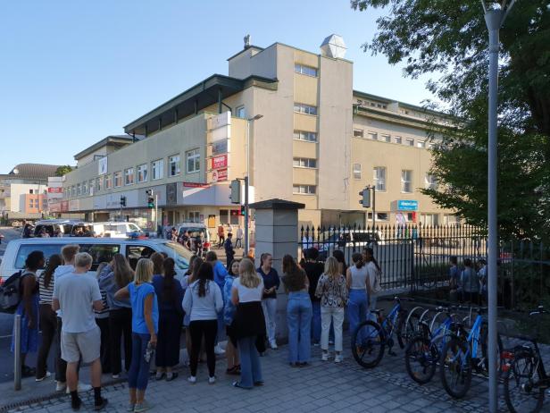 Klimaaktivisten lösten sich in St. Pölten selbst von der Fahrbahn