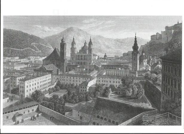 Eine historische Darstellung der Stadt Salzburg mit Bergen im Hintergrund.