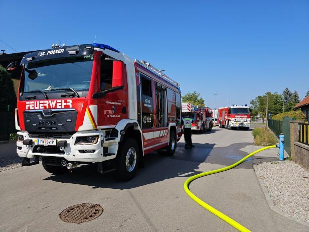 Explosion in Garage löste Großeinsatz der Feuerwehren in St. Pölten aus