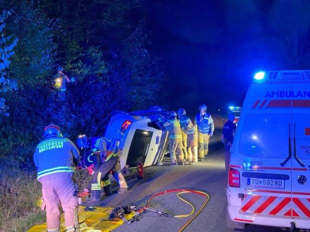 Versuchter Raubmord: Taxler im Todeskampf im fahrenden Auto