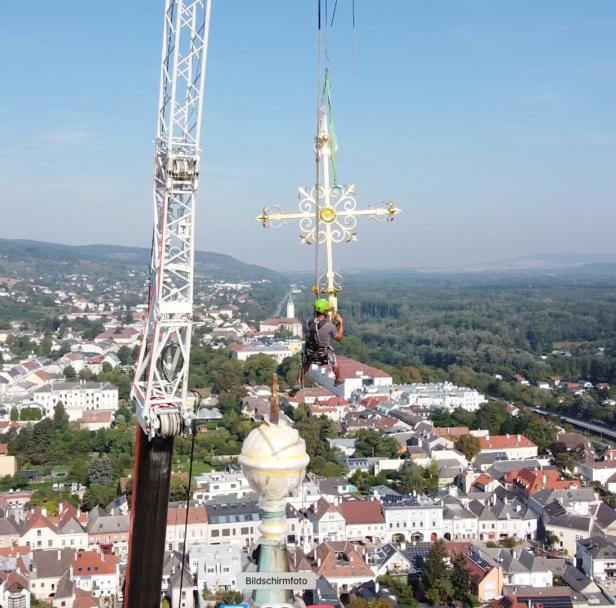 Botschaft an die Welt von morgen in luftiger Höhe