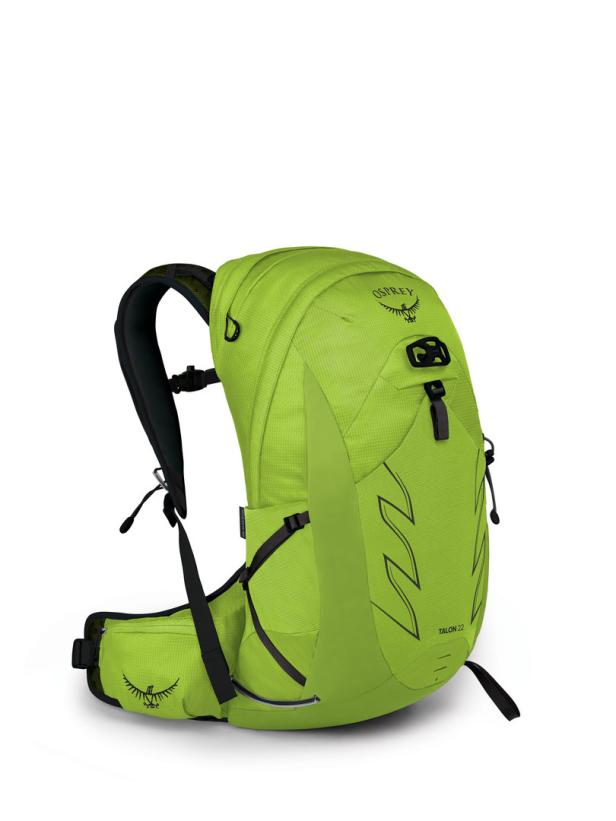 Ein grüner „Osprey Talon 22“-Rucksack vor einem weißen Hintergrund.