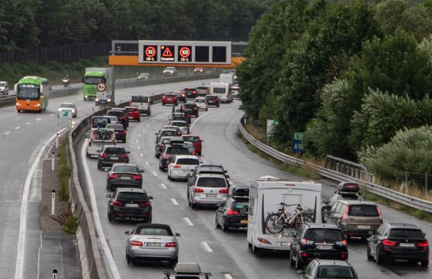 Stau auf der A10