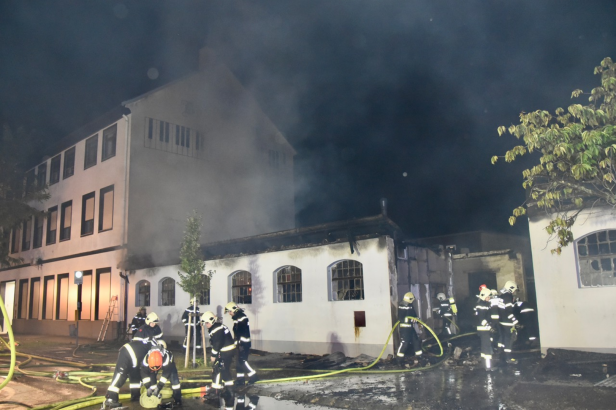 Brand bei Bösendorfer: Brandermittler suchen nach dem Grund