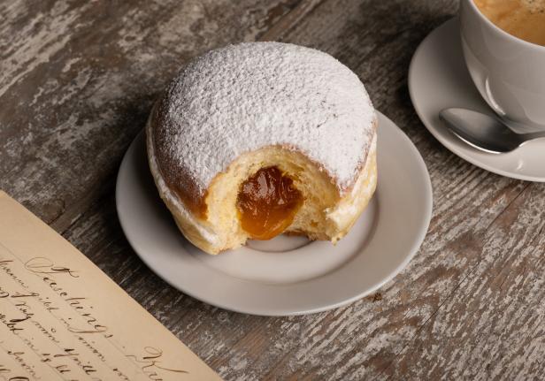 Krapfen mit Marmeladenfüllung.